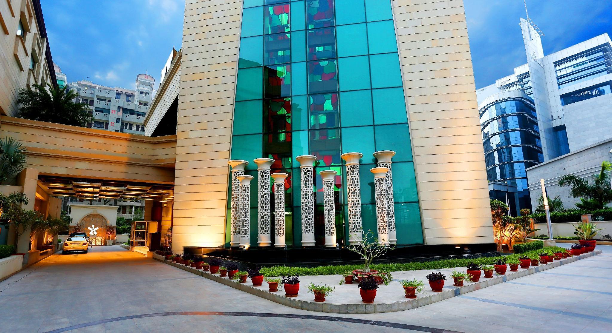 Radisson Gurugram Sohna Road City Center Gurgaon Bagian luar foto