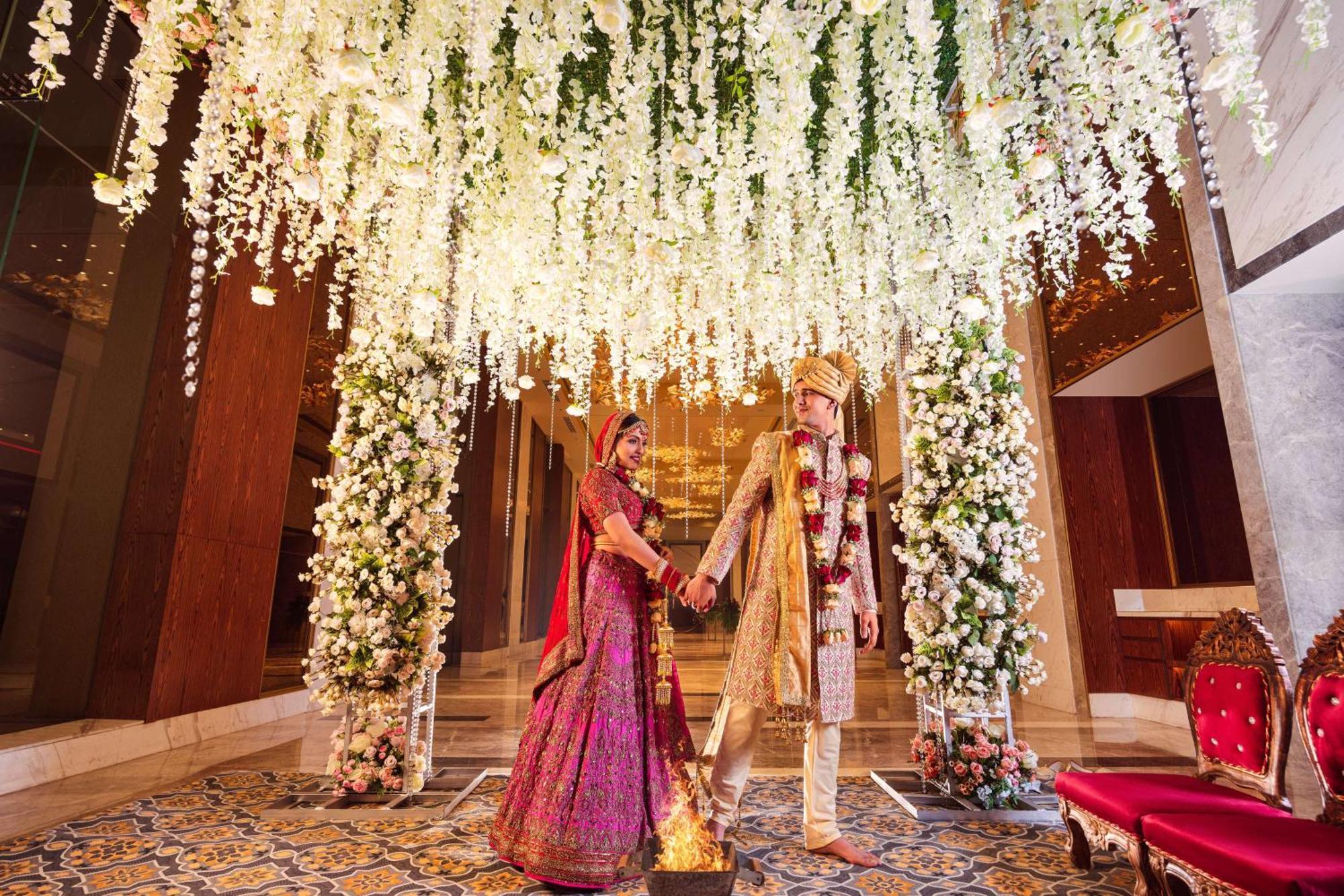 Radisson Gurugram Sohna Road City Center Gurgaon Bagian luar foto