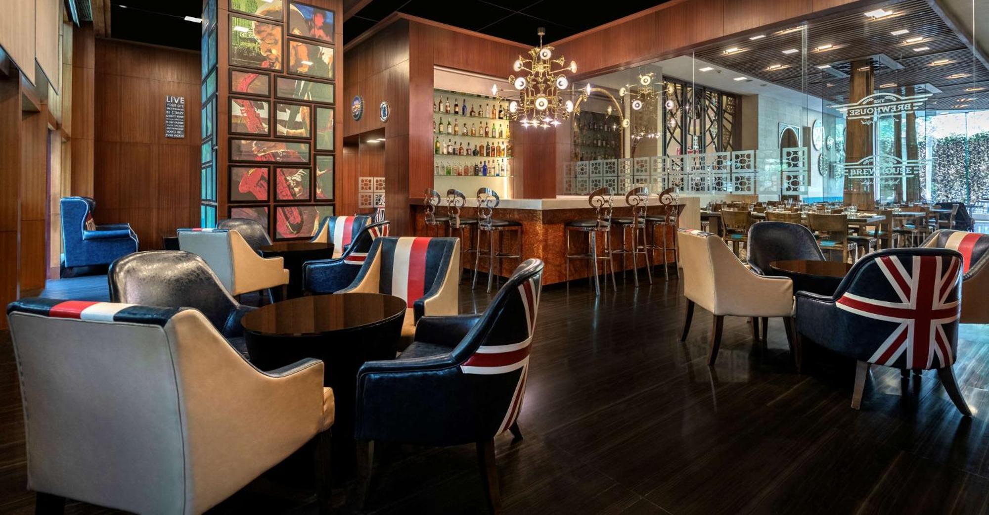Radisson Gurugram Sohna Road City Center Gurgaon Bagian luar foto