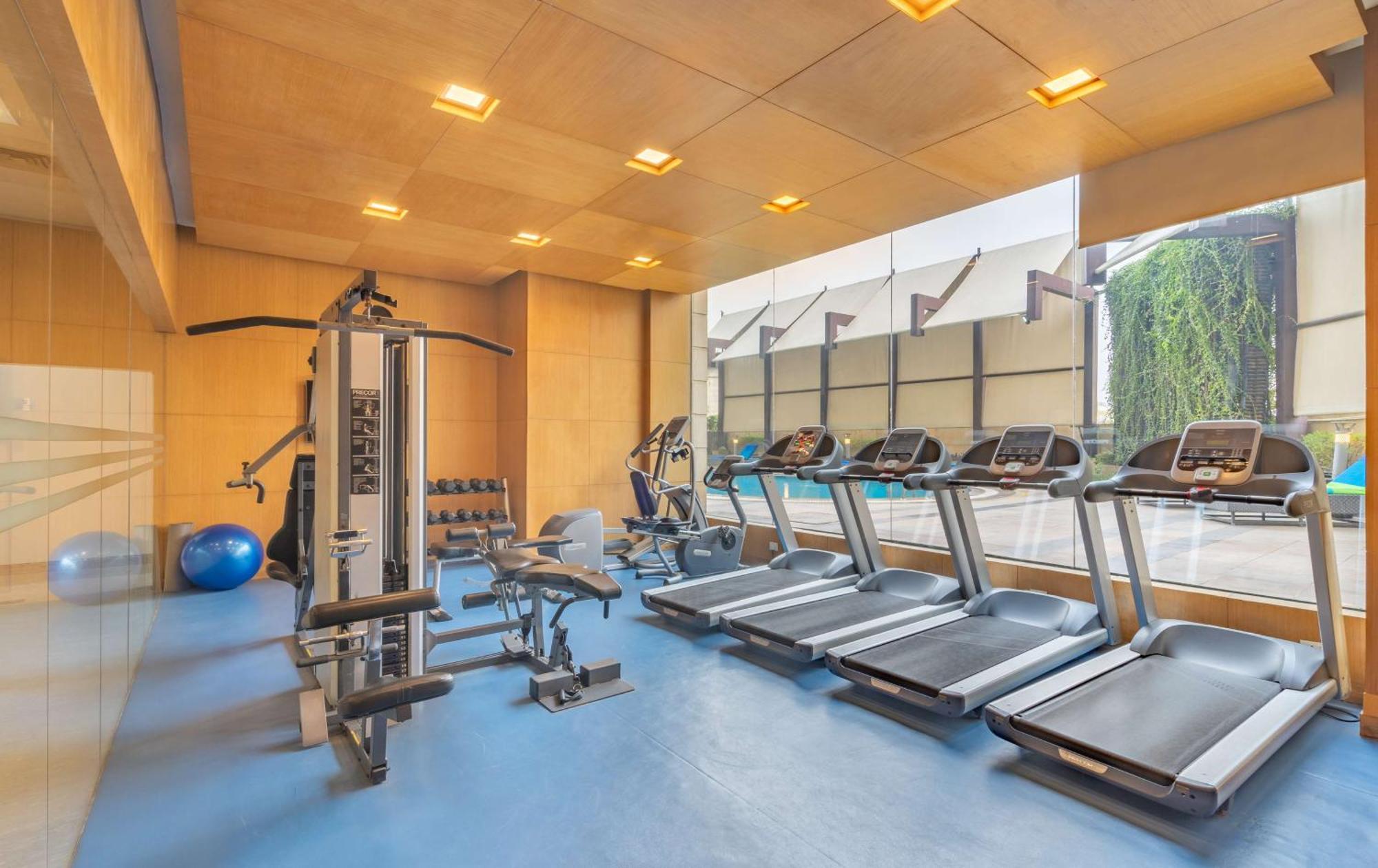 Radisson Gurugram Sohna Road City Center Gurgaon Bagian luar foto