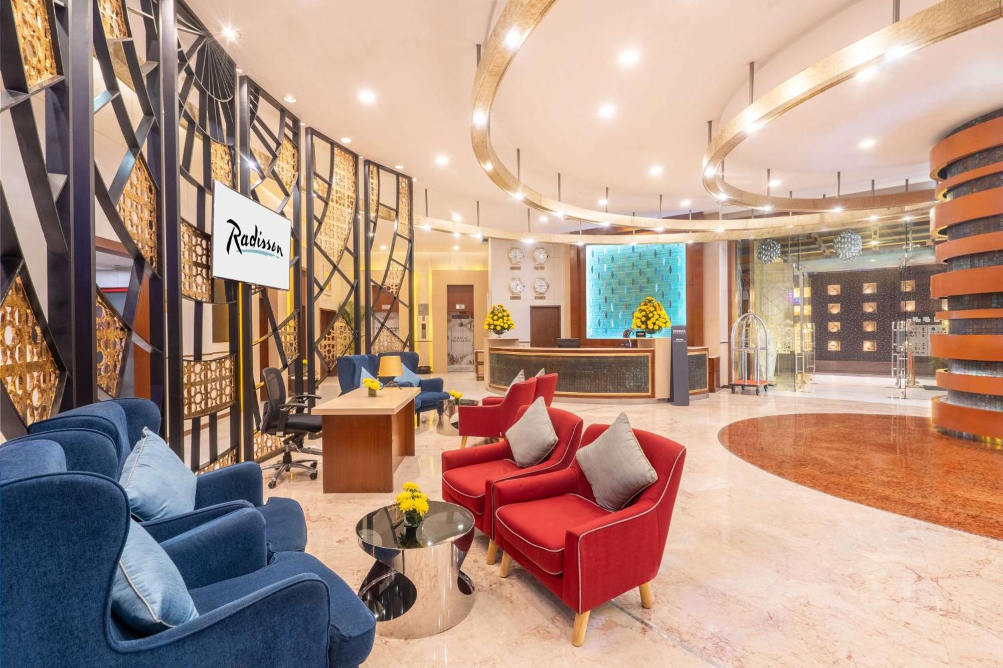 Radisson Gurugram Sohna Road City Center Gurgaon Bagian luar foto