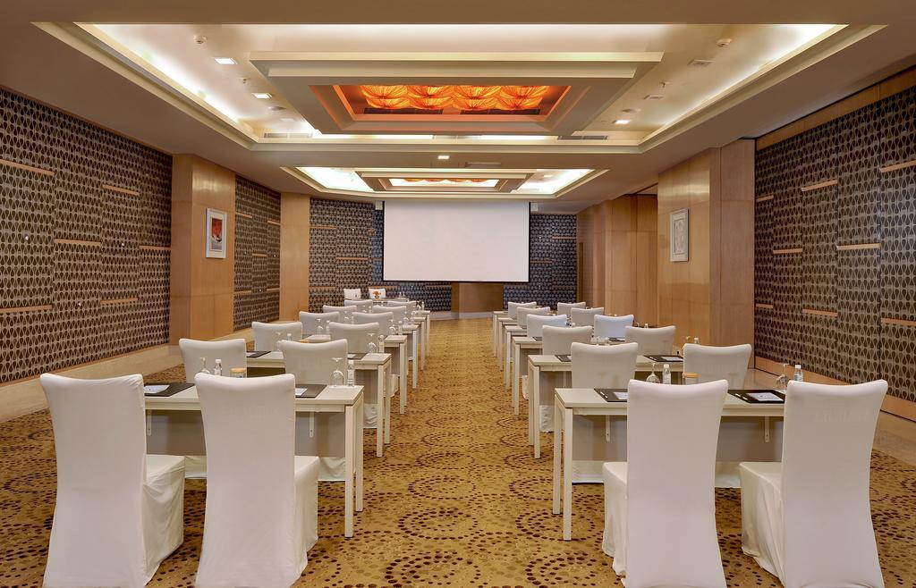 Radisson Gurugram Sohna Road City Center Gurgaon Bagian luar foto