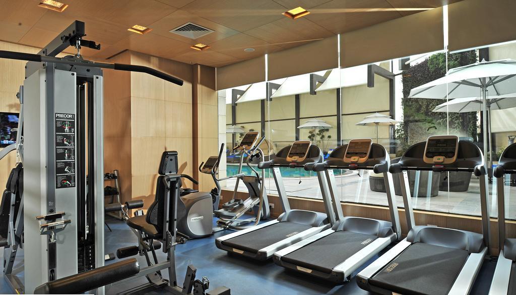 Radisson Gurugram Sohna Road City Center Gurgaon Bagian luar foto