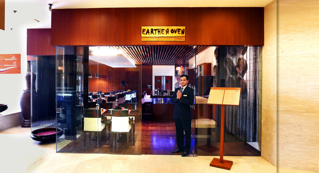 Radisson Gurugram Sohna Road City Center Gurgaon Bagian luar foto