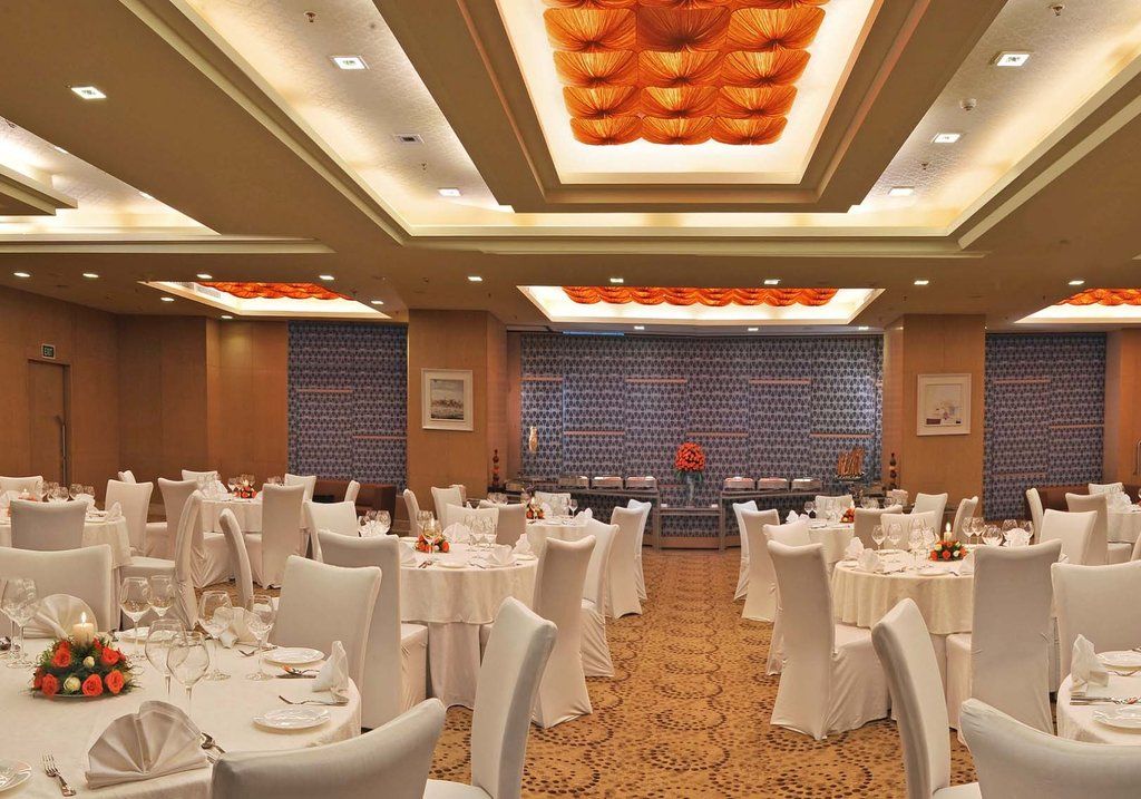 Radisson Gurugram Sohna Road City Center Gurgaon Bagian luar foto