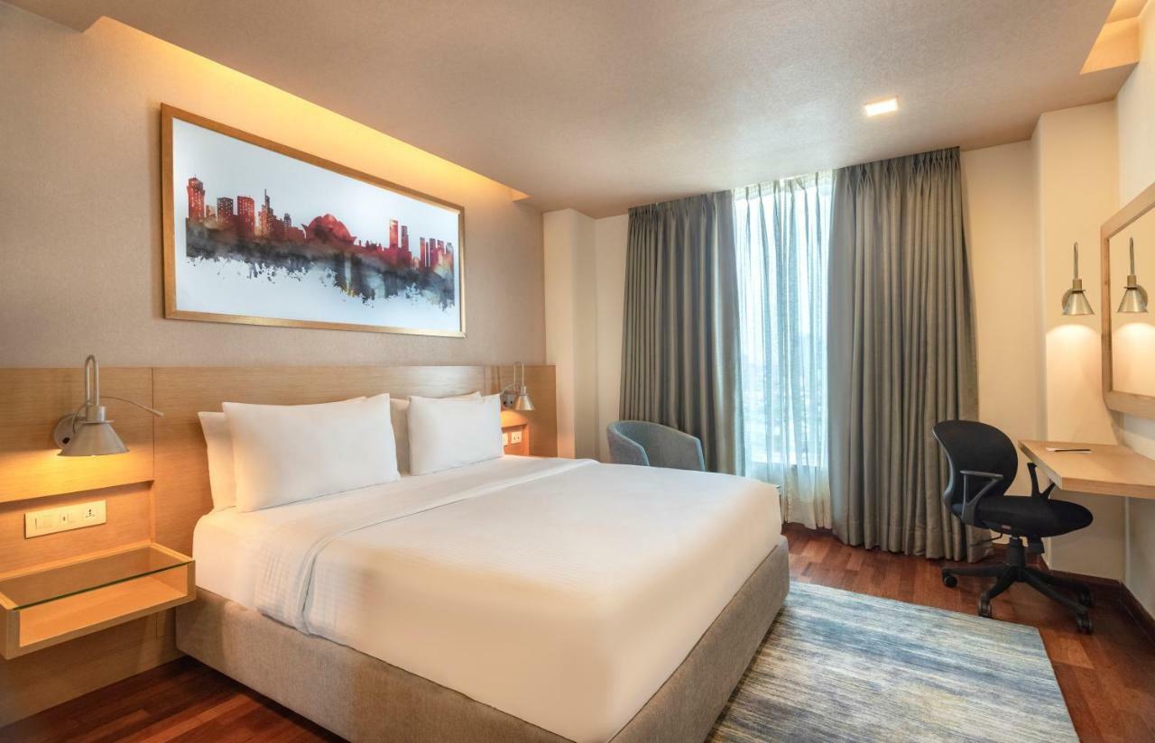 Radisson Gurugram Sohna Road City Center Gurgaon Bagian luar foto